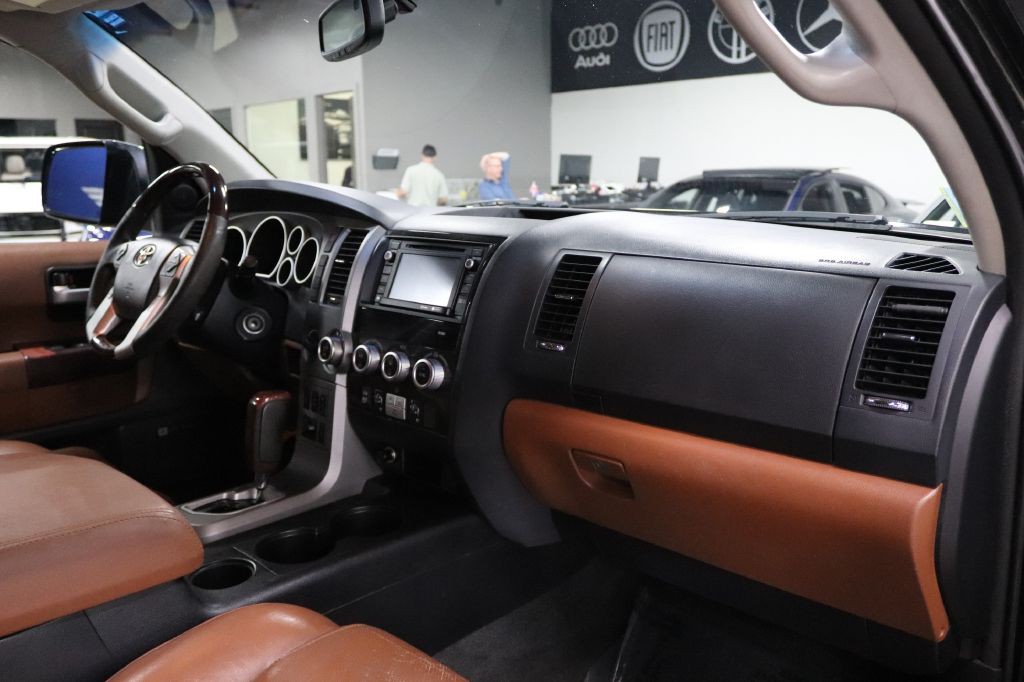 2014 Toyota Sequoia Image 27