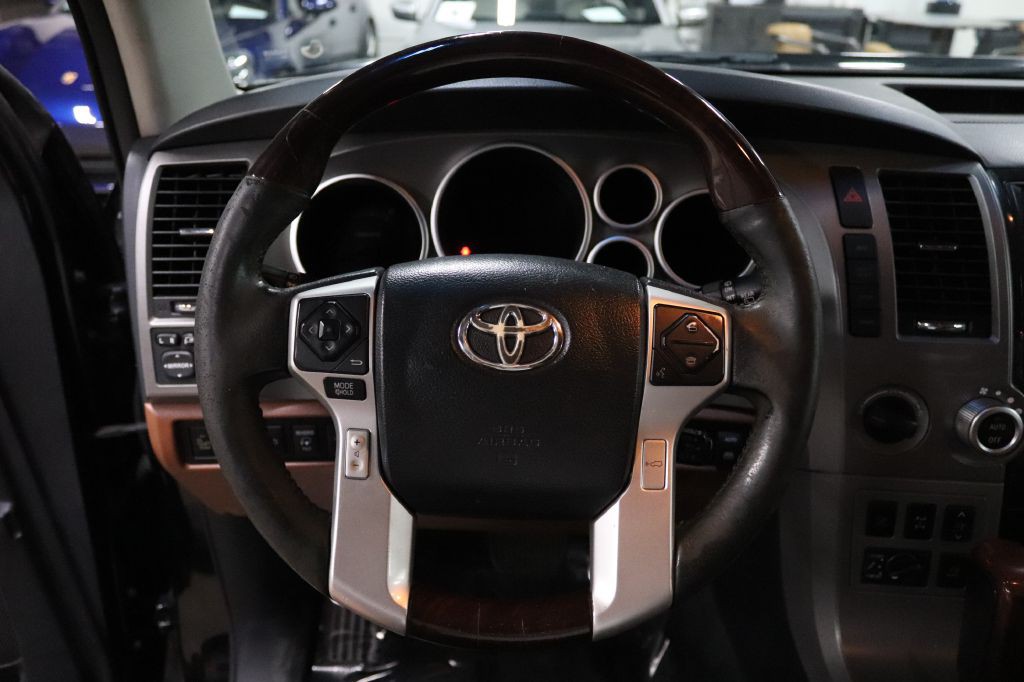 2014 Toyota Sequoia Image 29