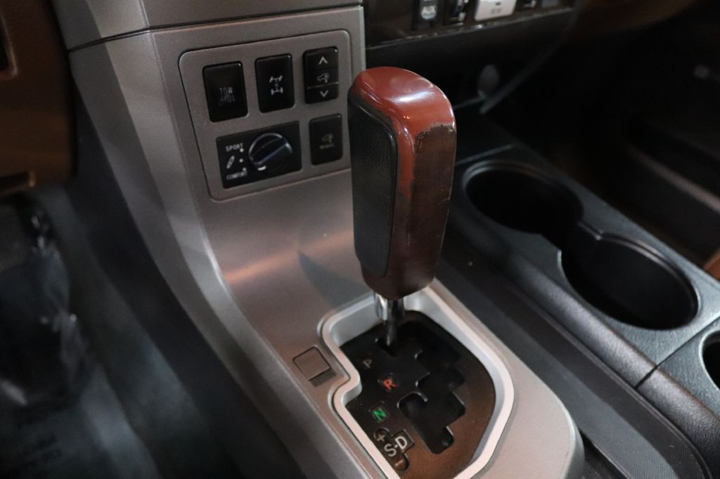 2014 Toyota Sequoia Image 33