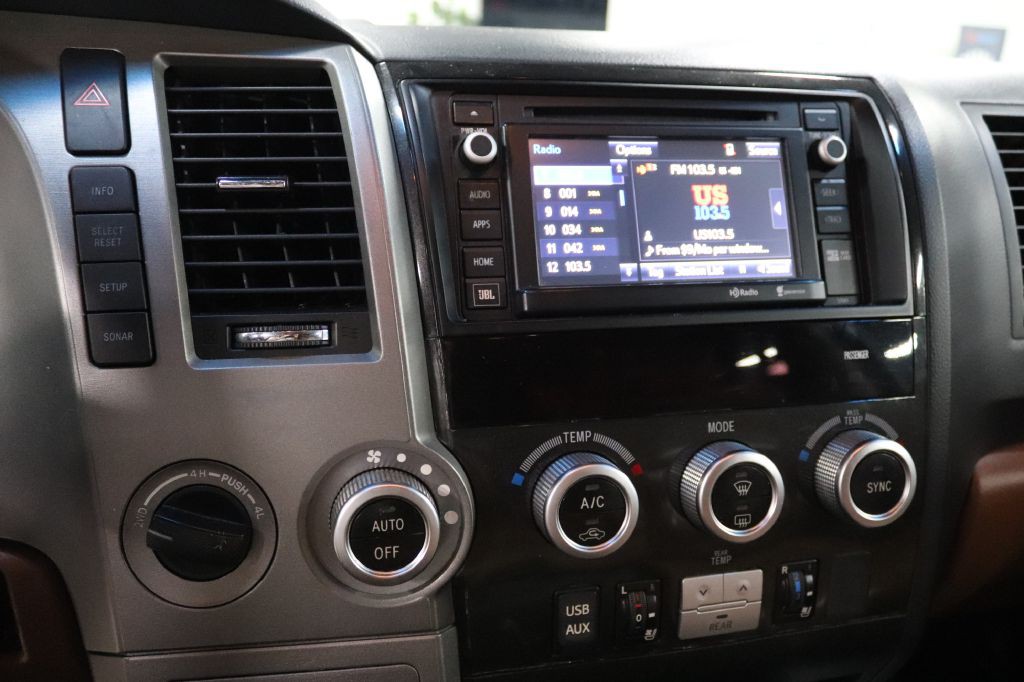 2014 Toyota Sequoia Image 34
