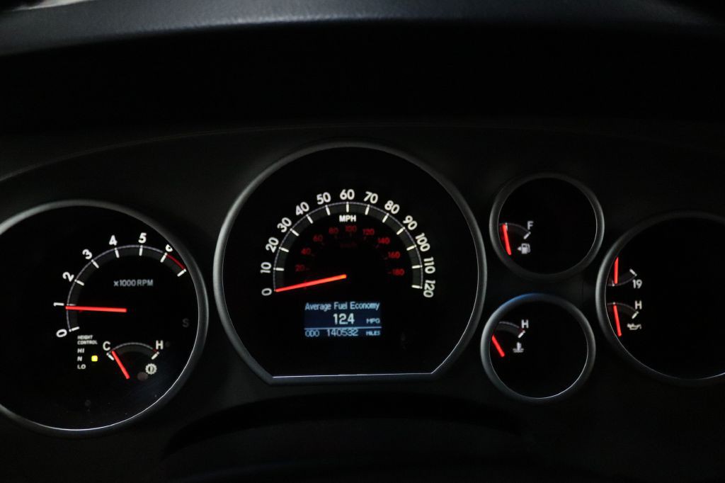 2014 Toyota Sequoia Image 38