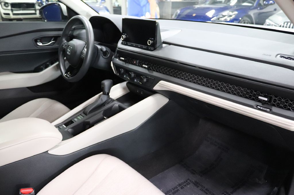 2023 Honda Accord Image 30