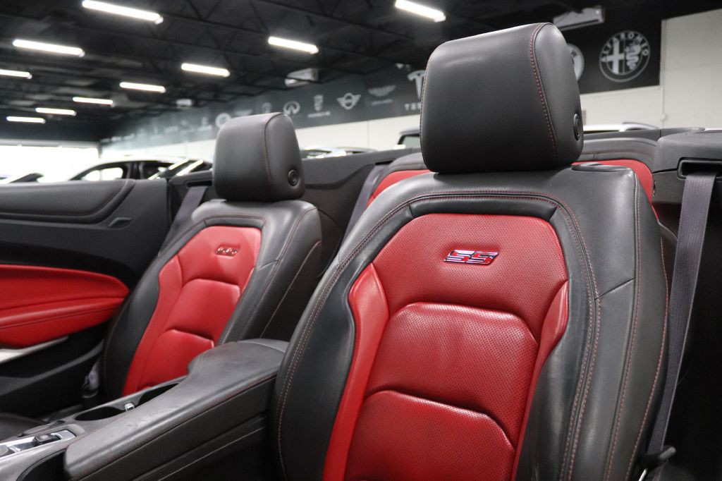 2016 Chevrolet Camaro Image 16