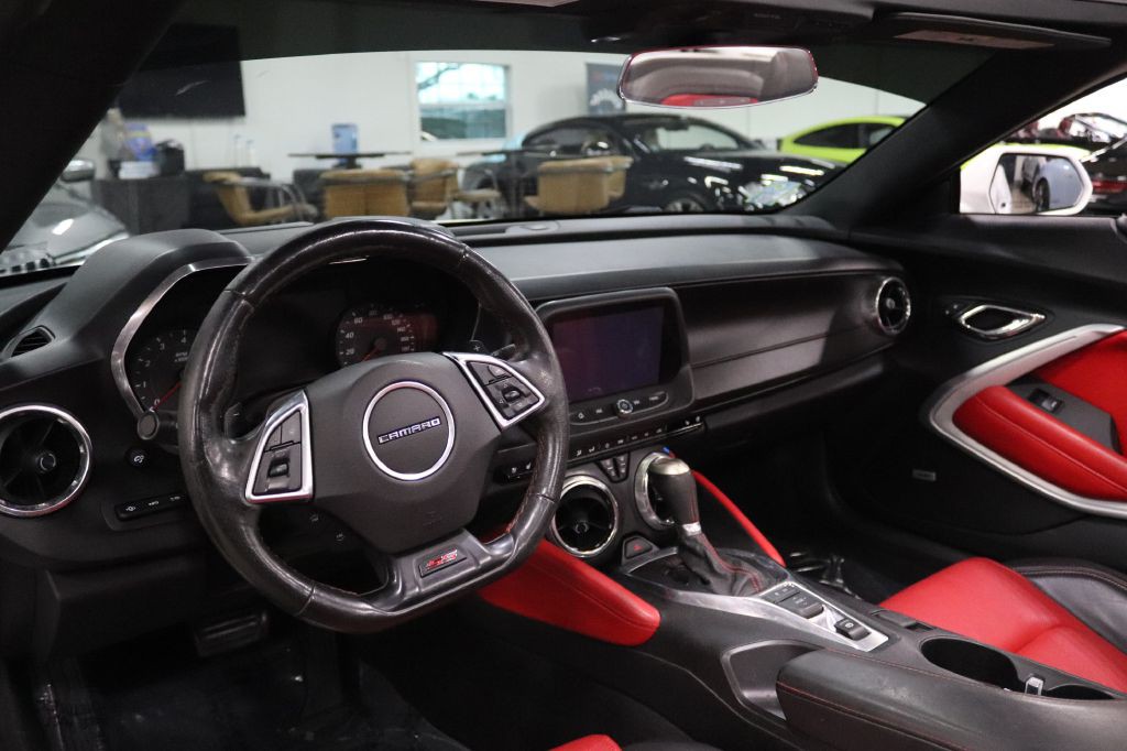 2016 Chevrolet Camaro Image 17