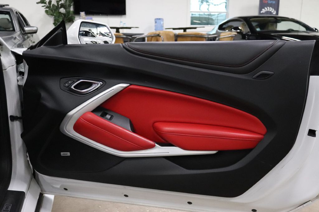 2016 Chevrolet Camaro Image 20
