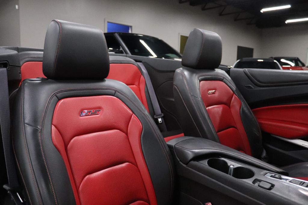 2016 Chevrolet Camaro Image 22