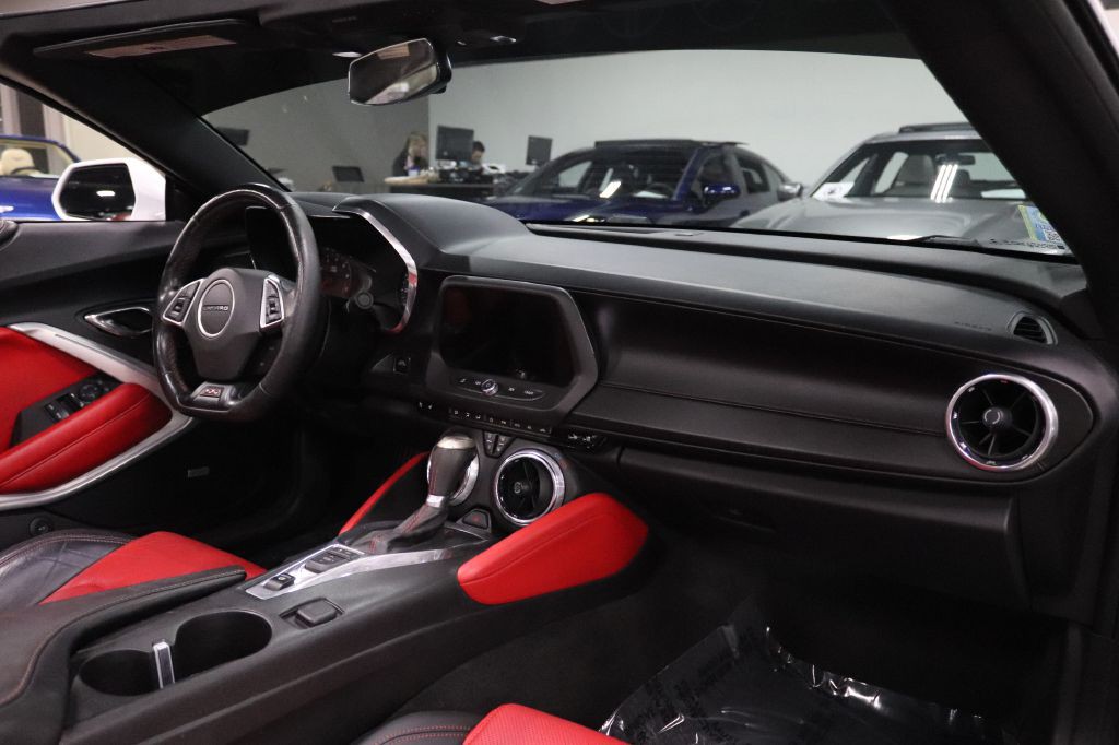 2016 Chevrolet Camaro Image 23