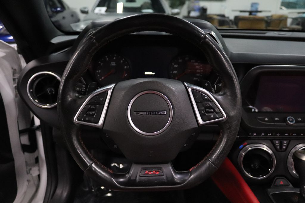 2016 Chevrolet Camaro Image 24