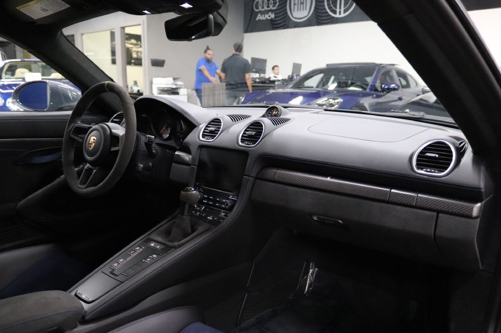 2023 Porsche Cayman Image 21