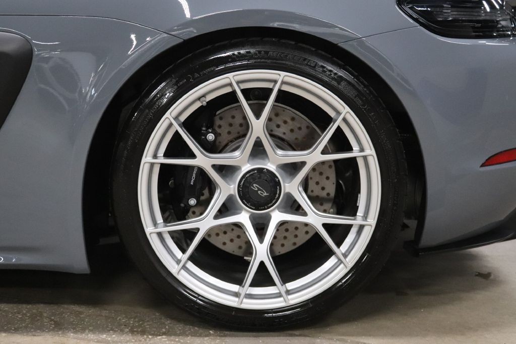 2023 Porsche Cayman Image 34