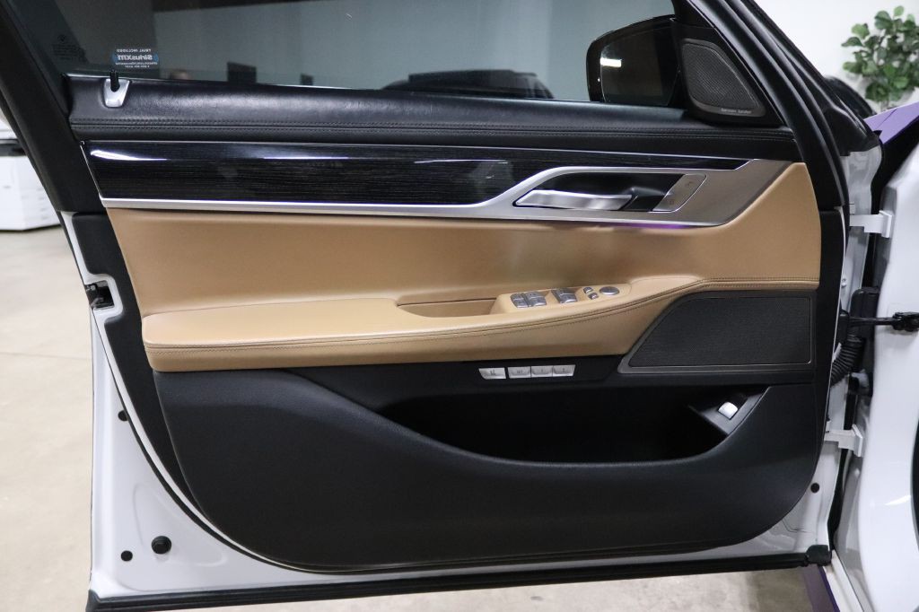 2017 BMW 7 Series Image 9