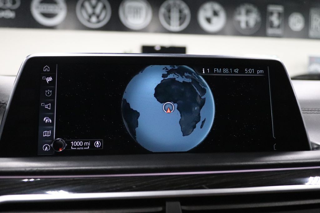 2017 BMW 7 Series Image 16