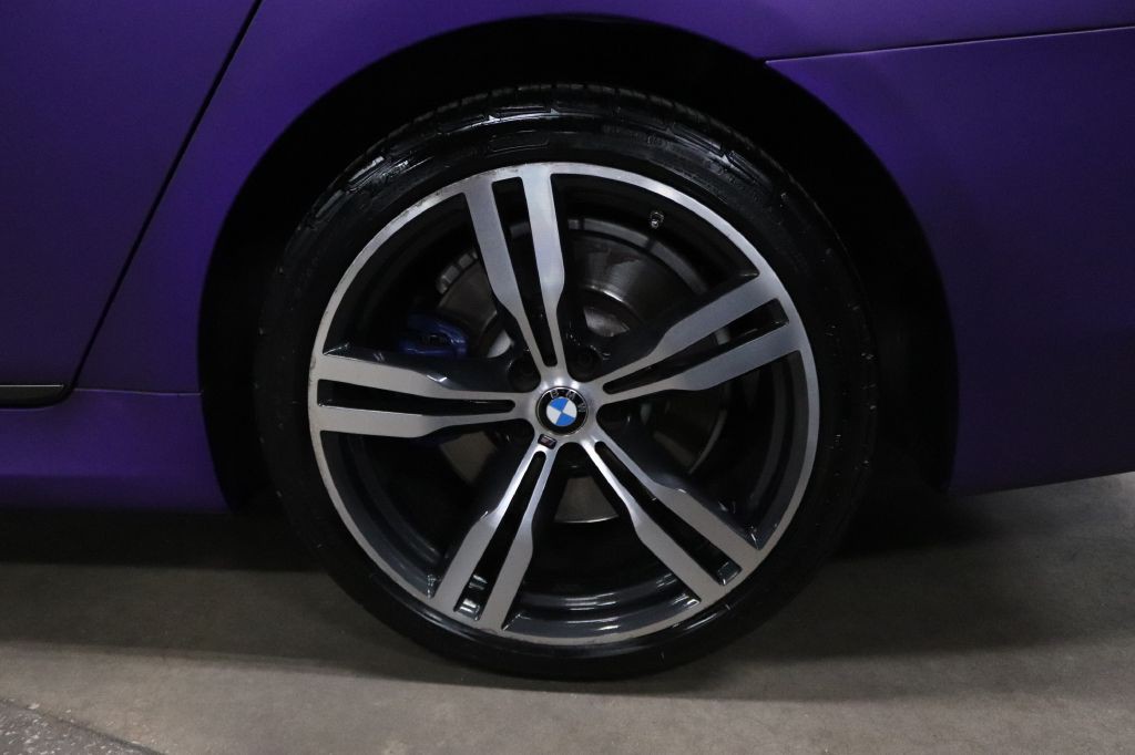 2017 BMW 7 Series Image 36