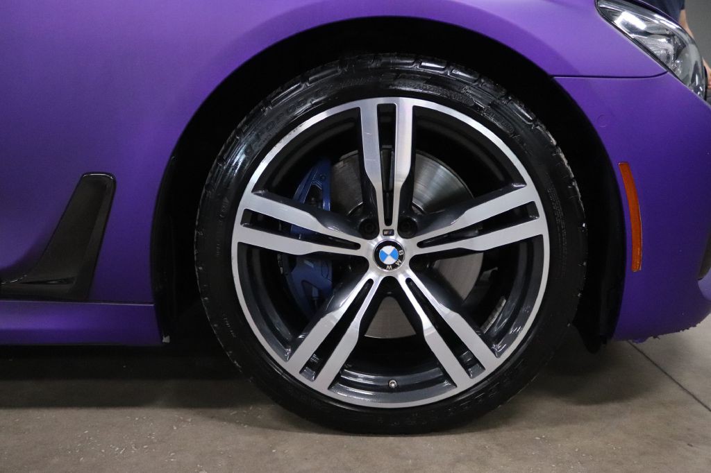 2017 BMW 7 Series Image 38