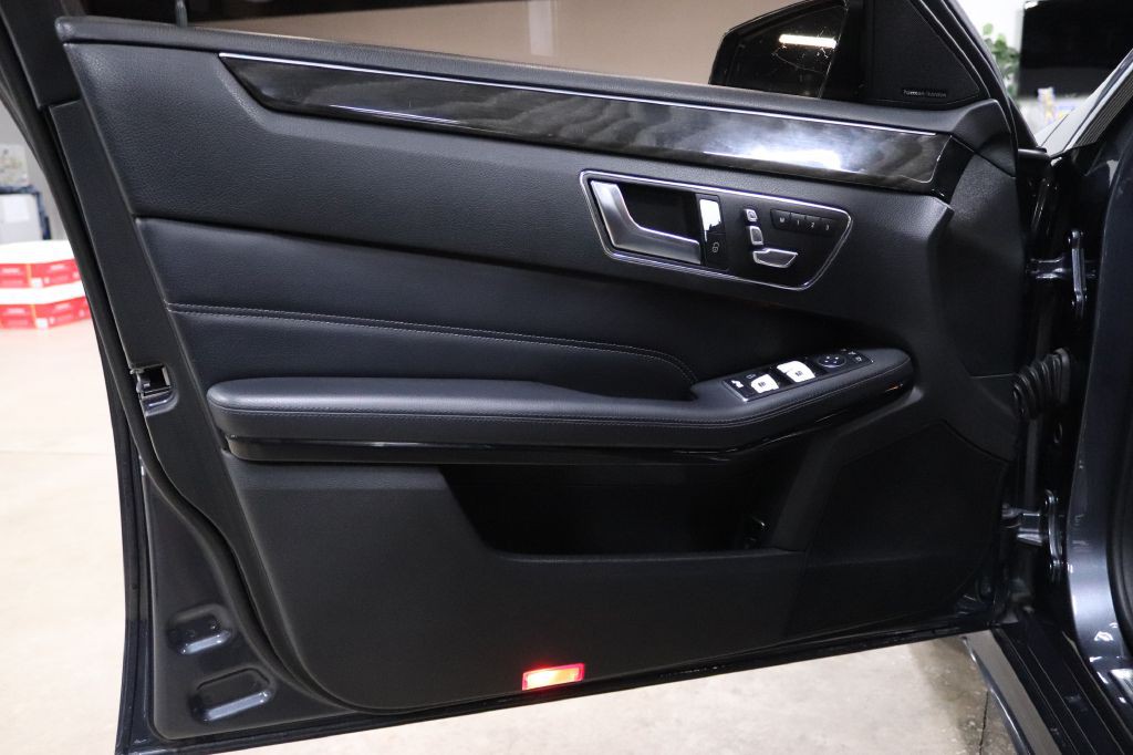 2016 Mercedes-Benz E-Class Image 9