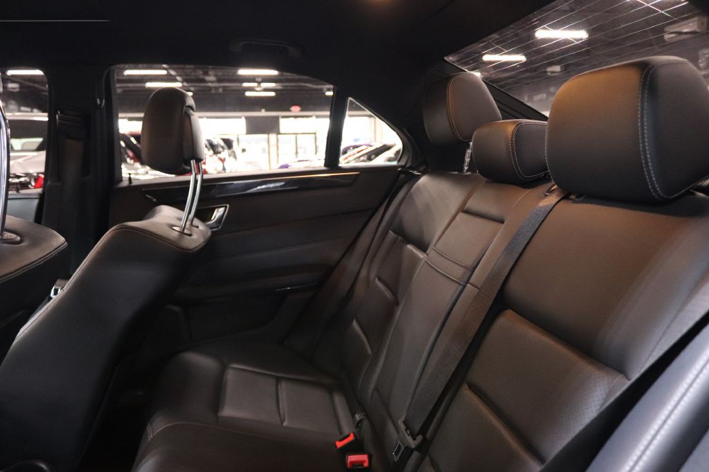 2016 Mercedes-Benz E-Class Image 20