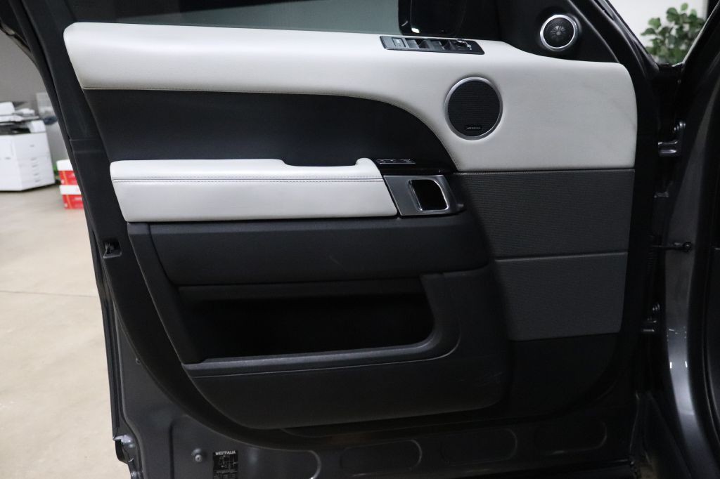 2016 Land Rover Range Rover Sport Image 9