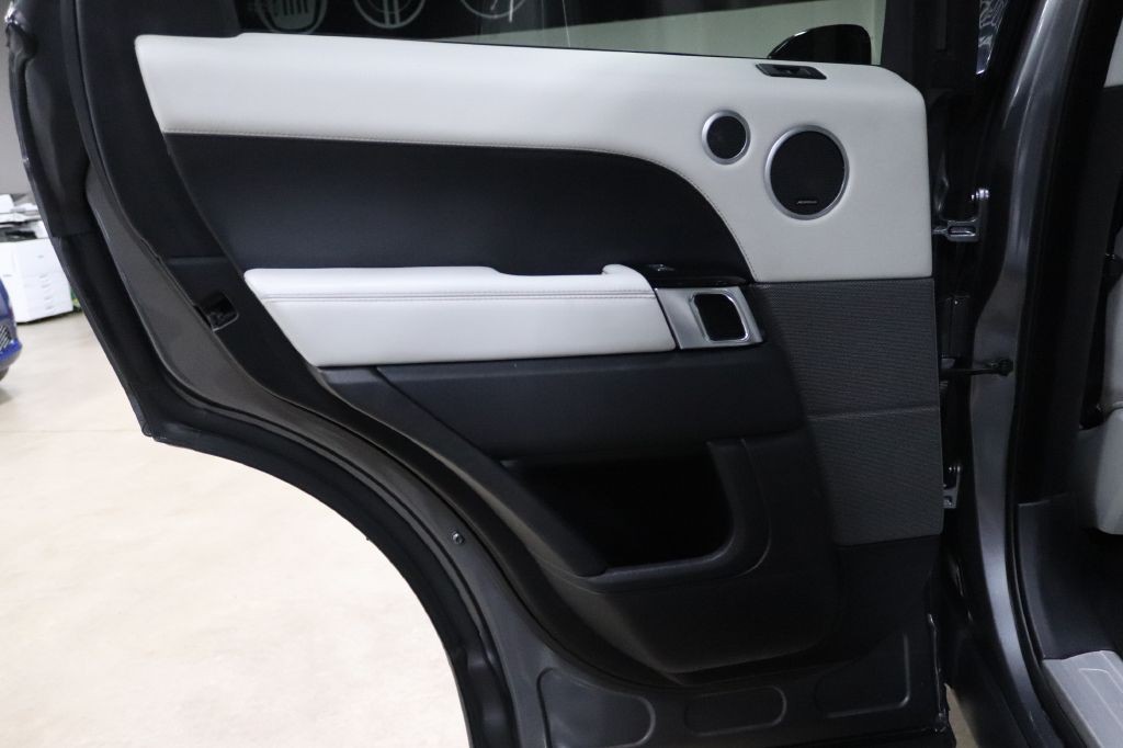2016 Land Rover Range Rover Sport Image 19