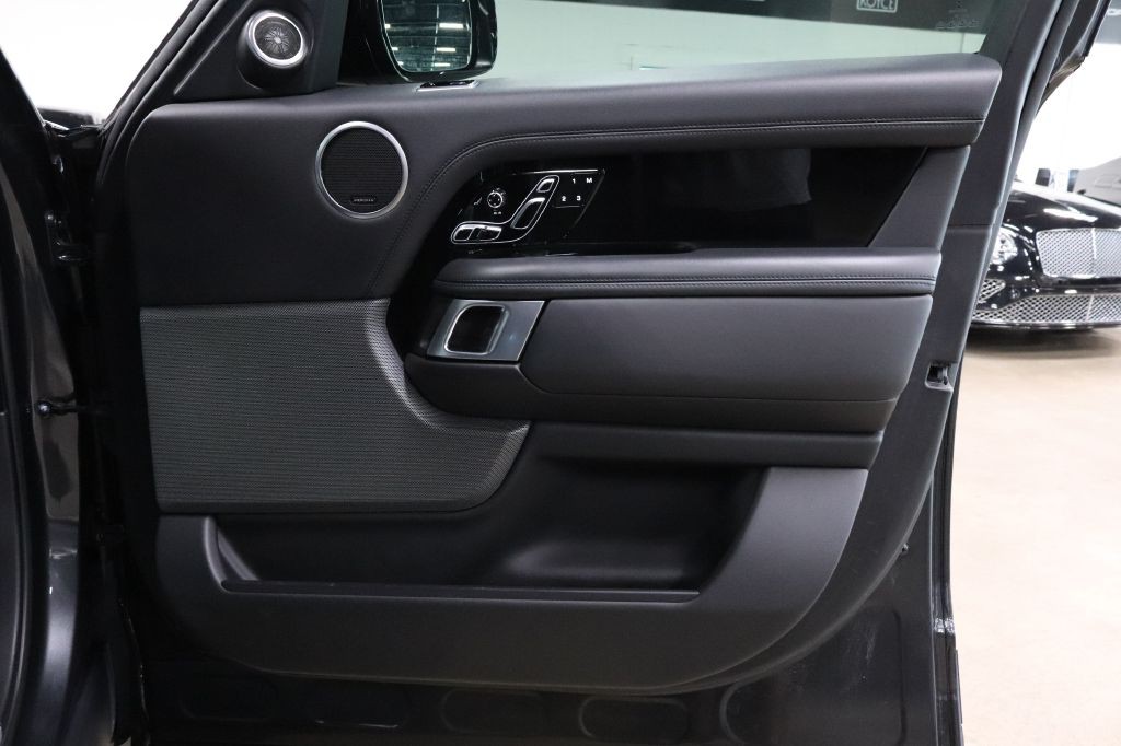 2019 Land Rover Range Rover Image 30