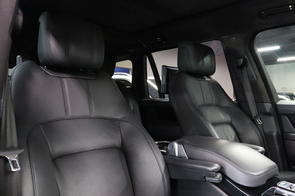 2019 Land Rover Range Rover Image 32