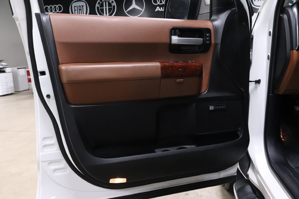 2021 Toyota Sequoia Image 9