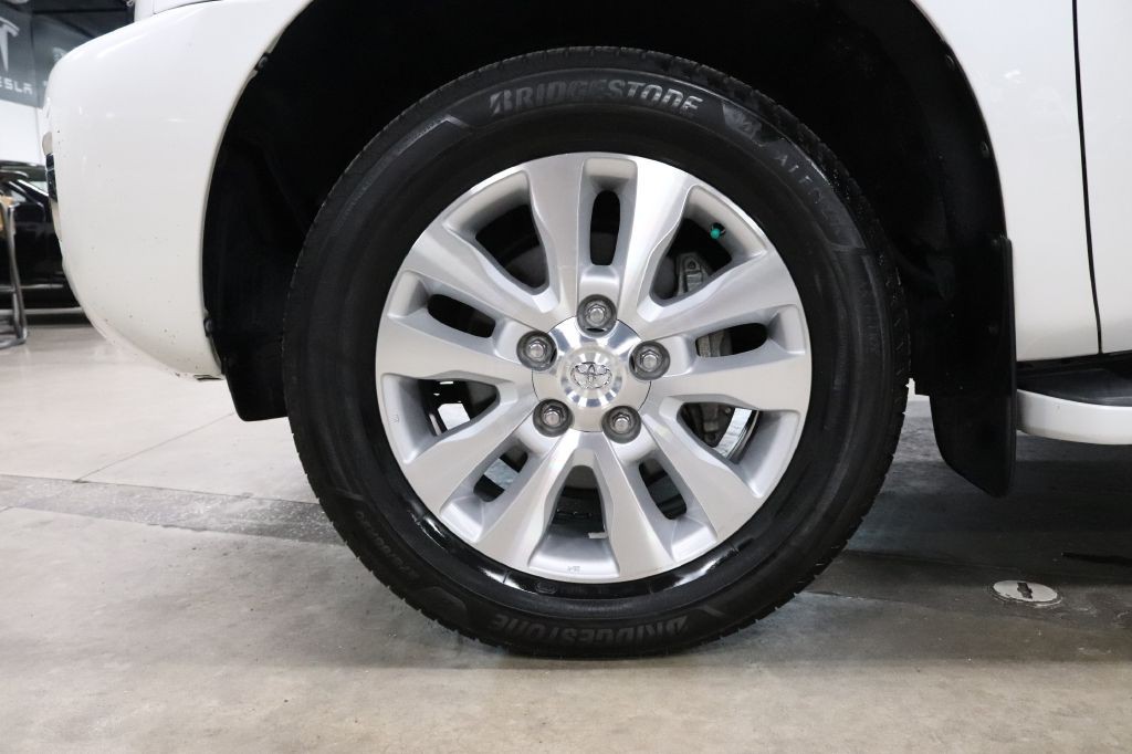 2021 Toyota Sequoia Image 22