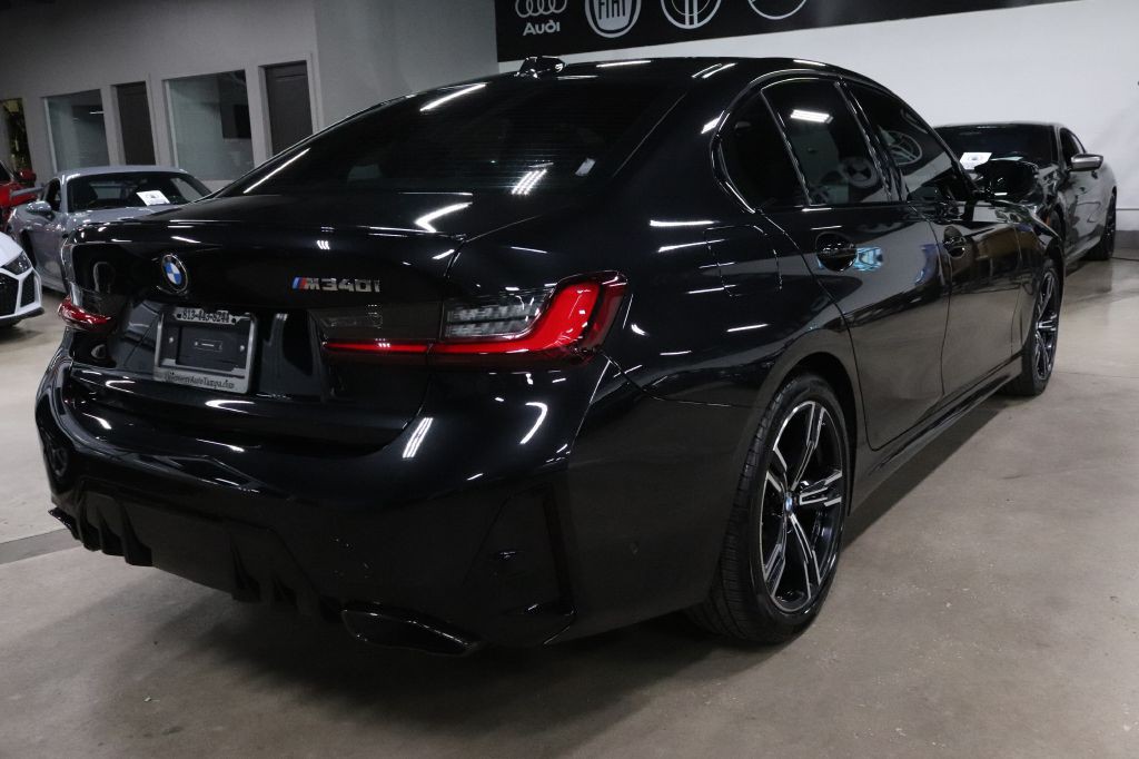 2023 BMW 3 Series Image 5