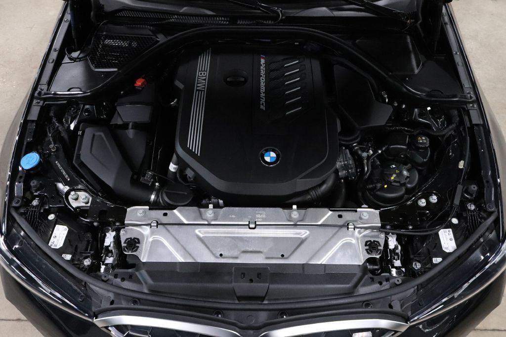 2023 BMW 3 Series Image 32