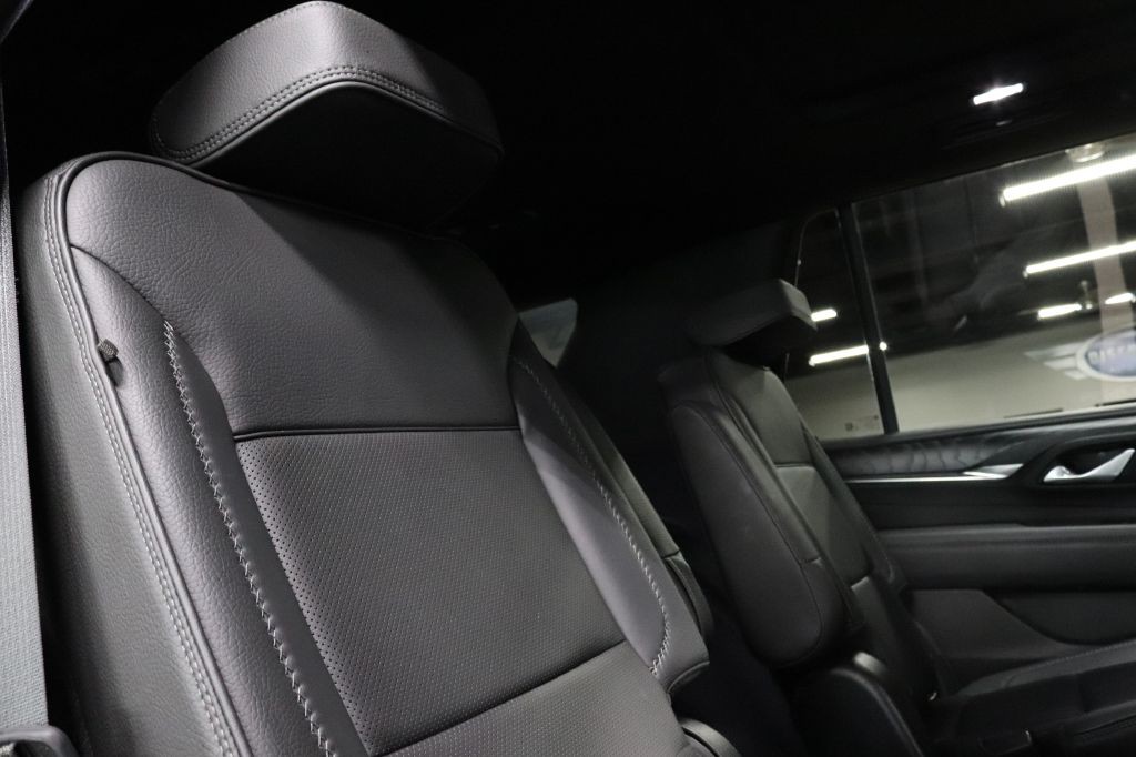 2022 GMC Yukon Image 30