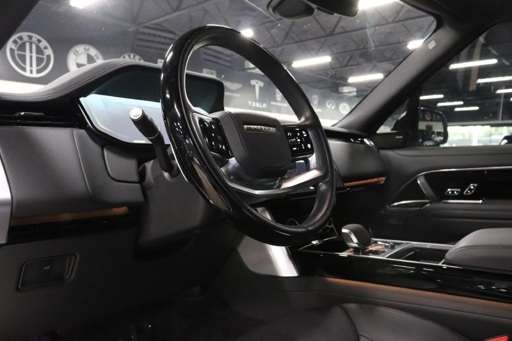 2023 Land Rover Range Rover Image 10