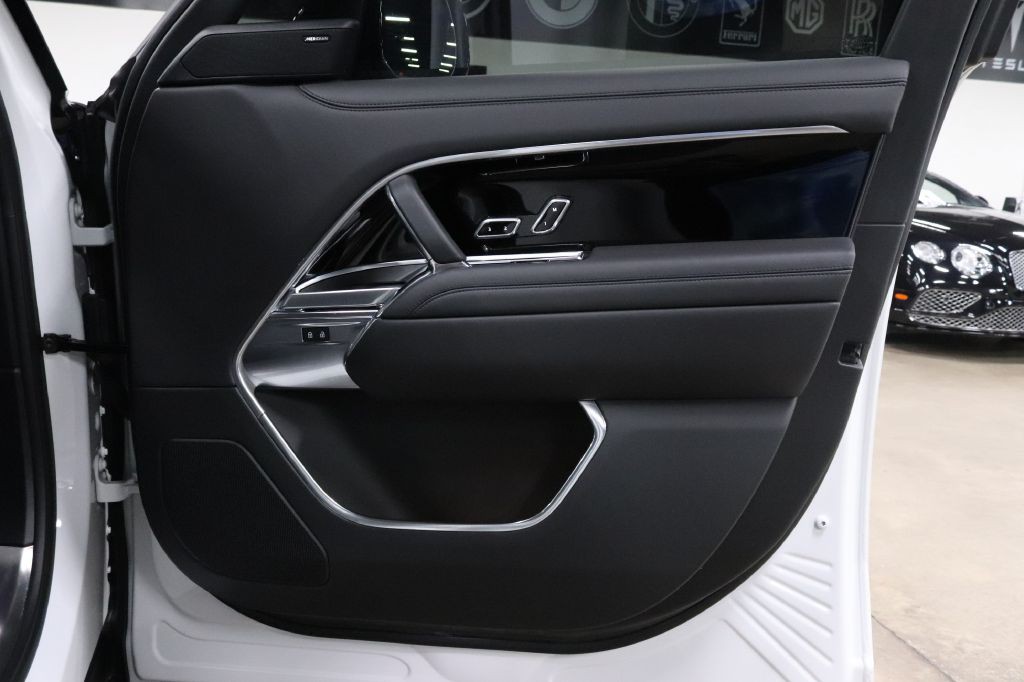 2023 Land Rover Range Rover Image 30