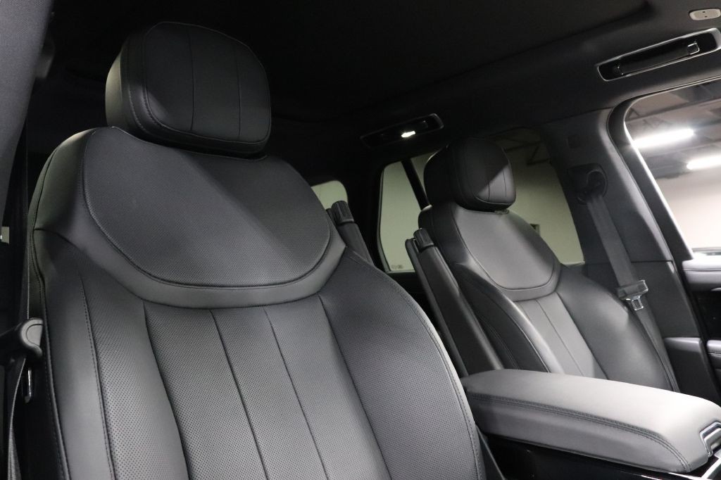 2023 Land Rover Range Rover Image 32