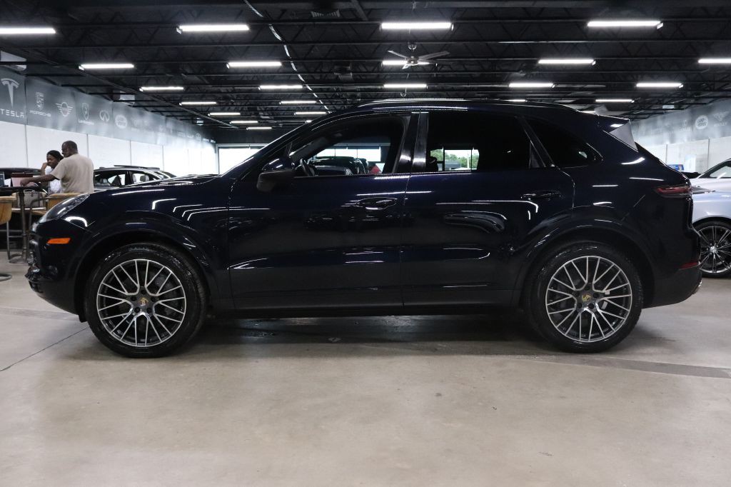 2019 Porsche Cayenne Image 2