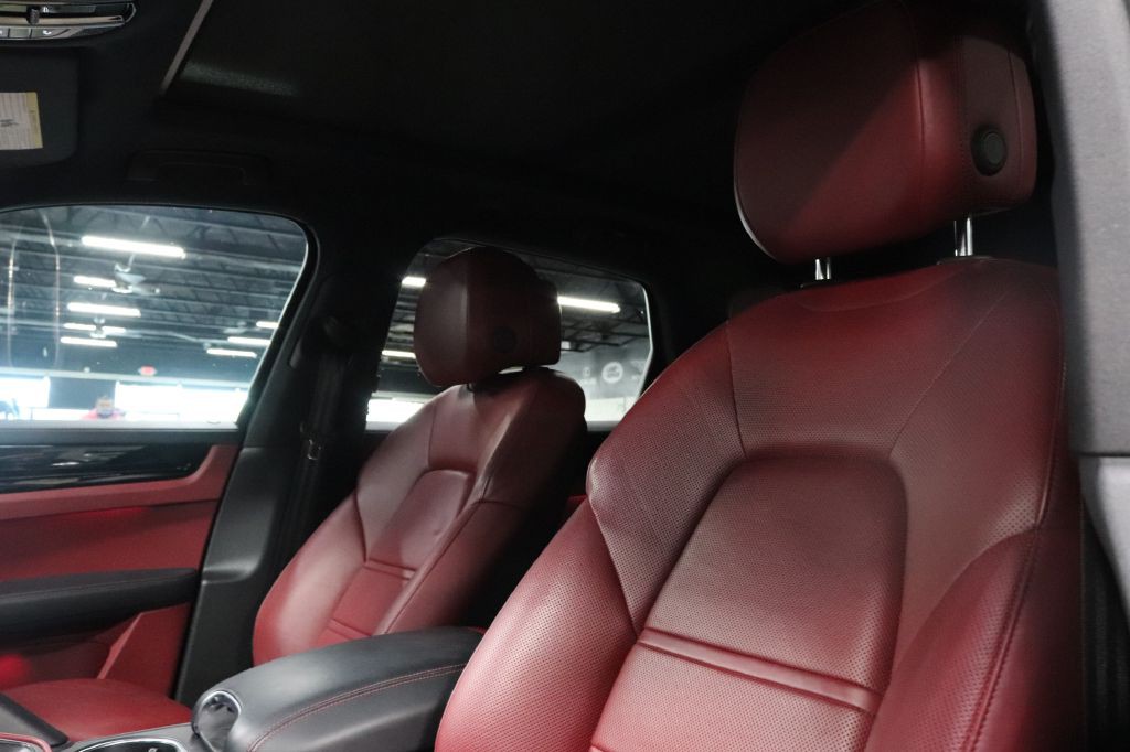 2019 Porsche Cayenne Image 11