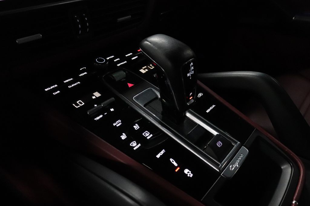 2019 Porsche Cayenne Image 15