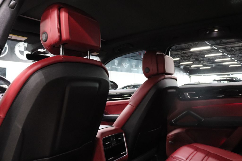 2019 Porsche Cayenne Image 18