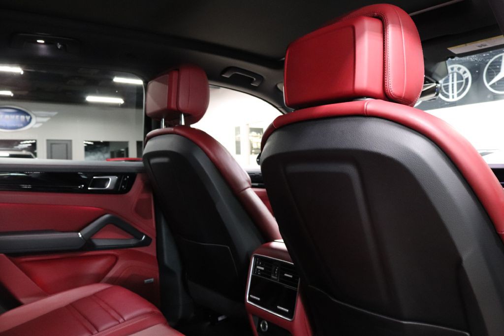 2019 Porsche Cayenne Image 22