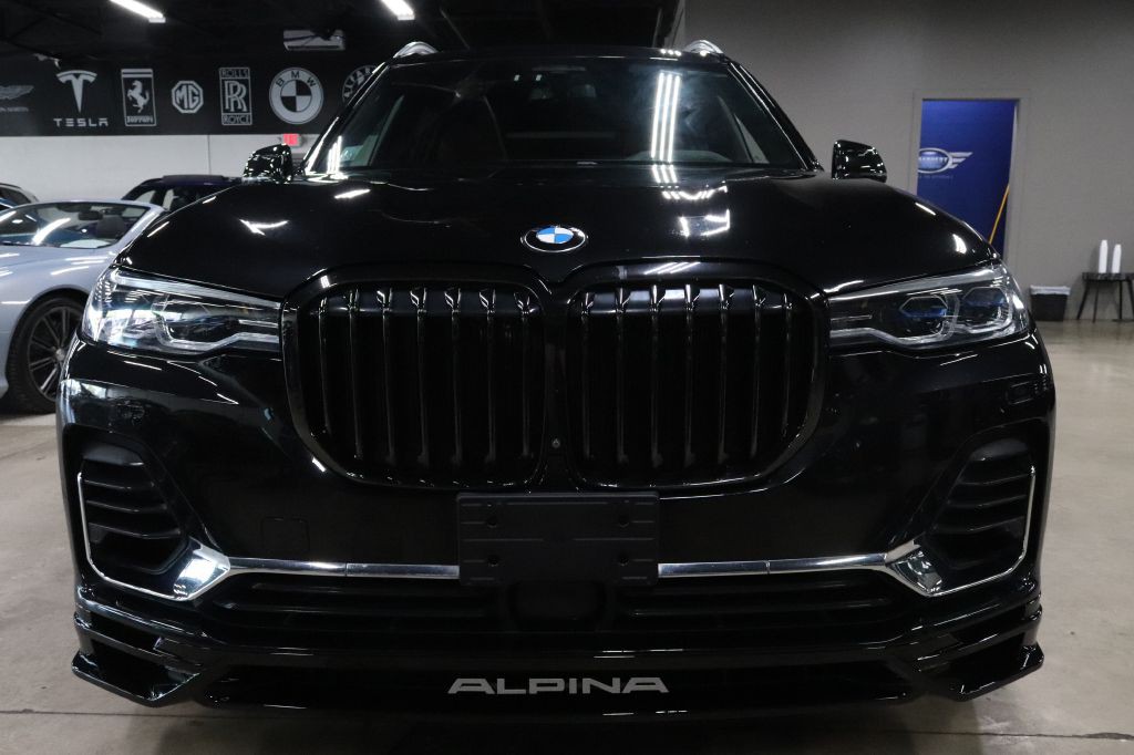 2021 BMW X7 Image 8