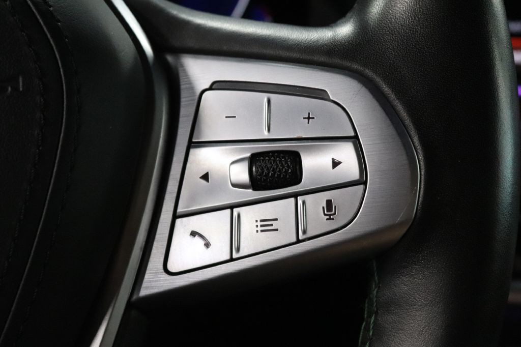 2021 BMW X7 Image 14