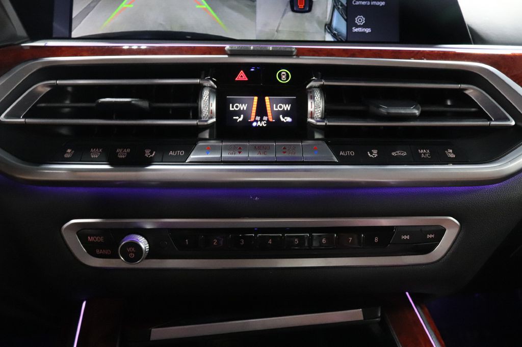 2021 BMW X7 Image 19