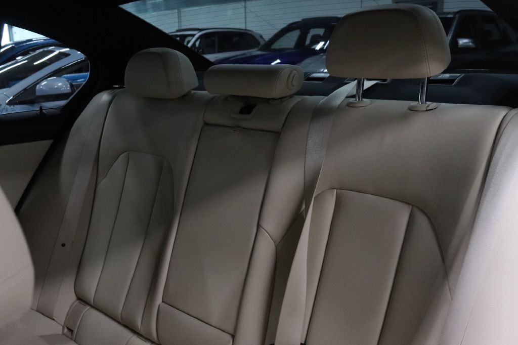 2019 BMW 3 Series Image 20