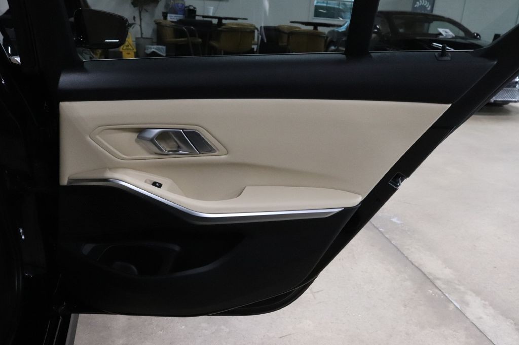 2019 BMW 3 Series Image 23