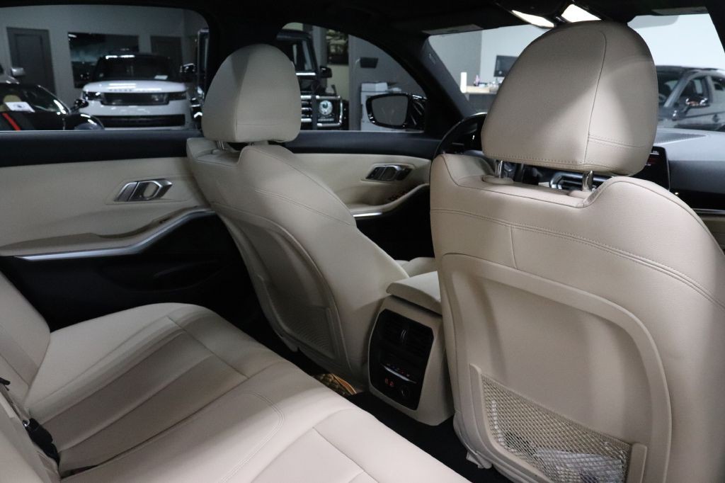 2019 BMW 3 Series Image 24