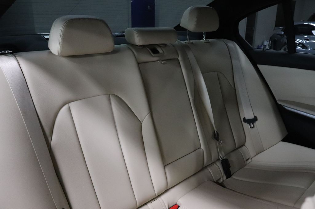 2019 BMW 3 Series Image 25