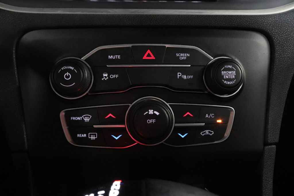 2022 Dodge Charger Image 17