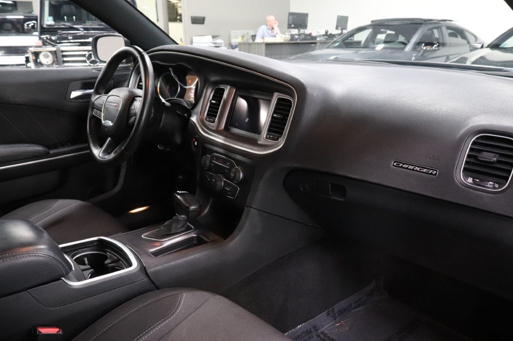 2022 Dodge Charger Image 30