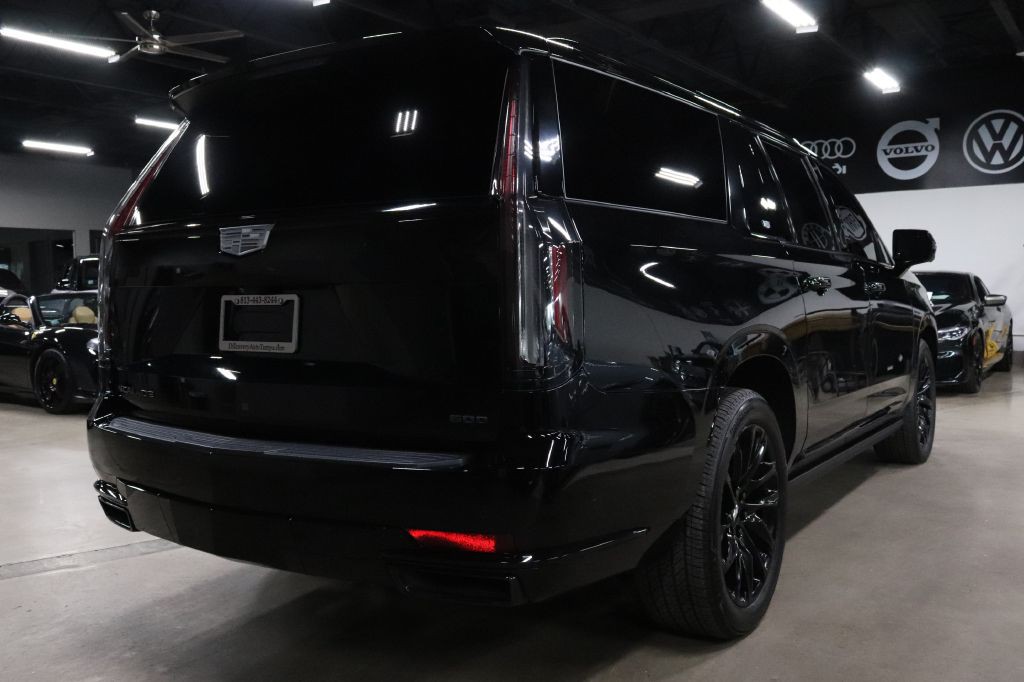 2022 Cadillac Escalade Image 5