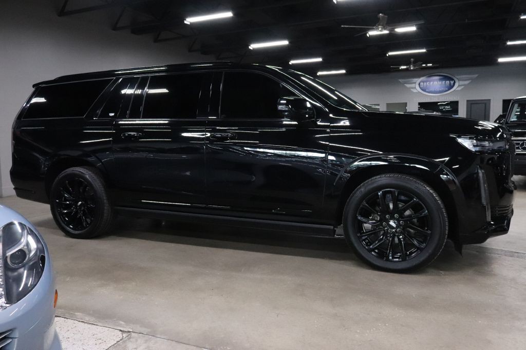 2022 Cadillac Escalade Image 6
