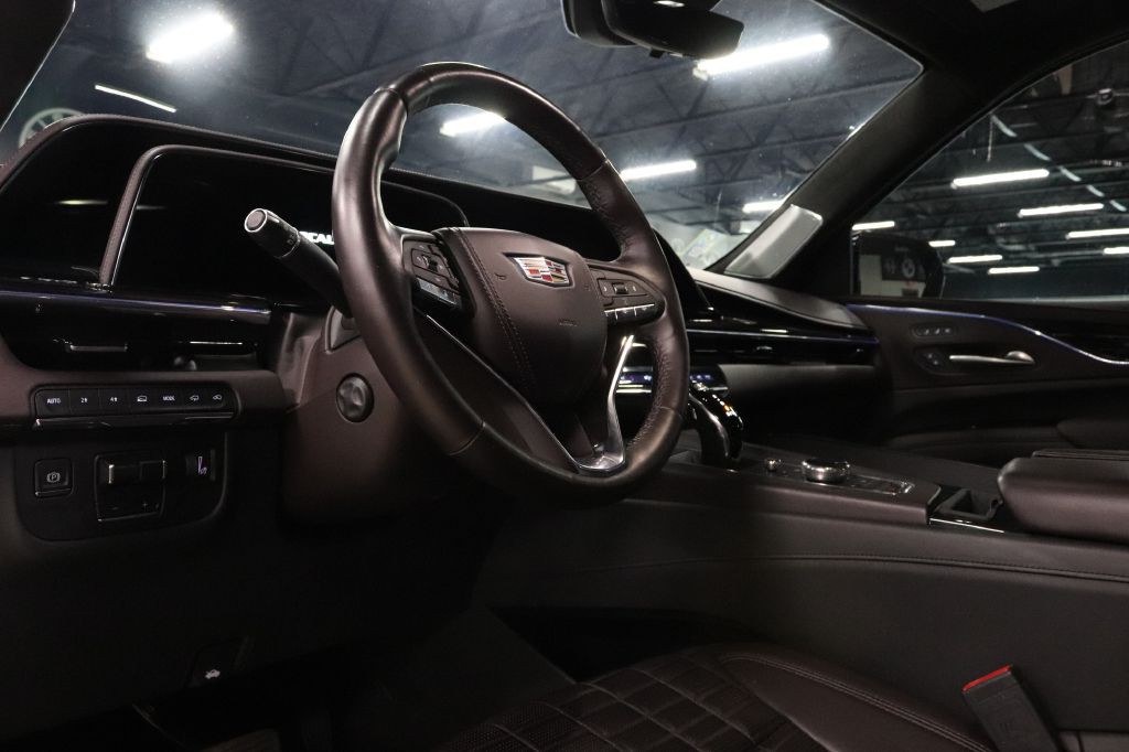 2022 Cadillac Escalade Image 10