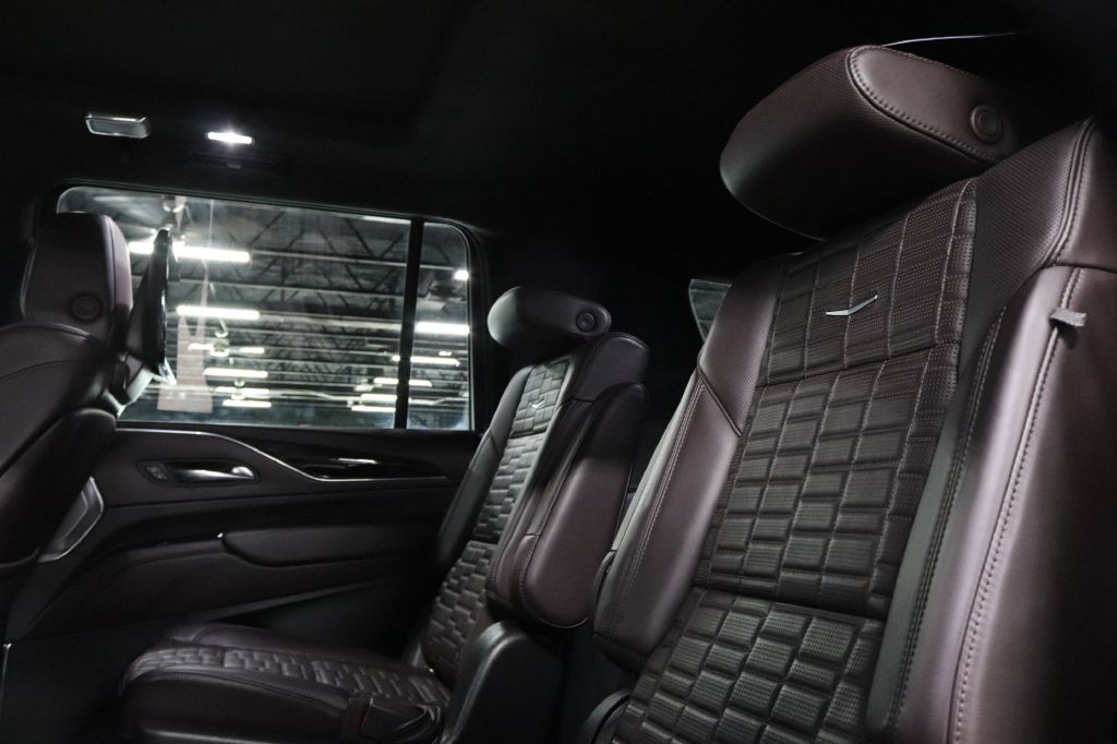 2022 Cadillac Escalade Image 21